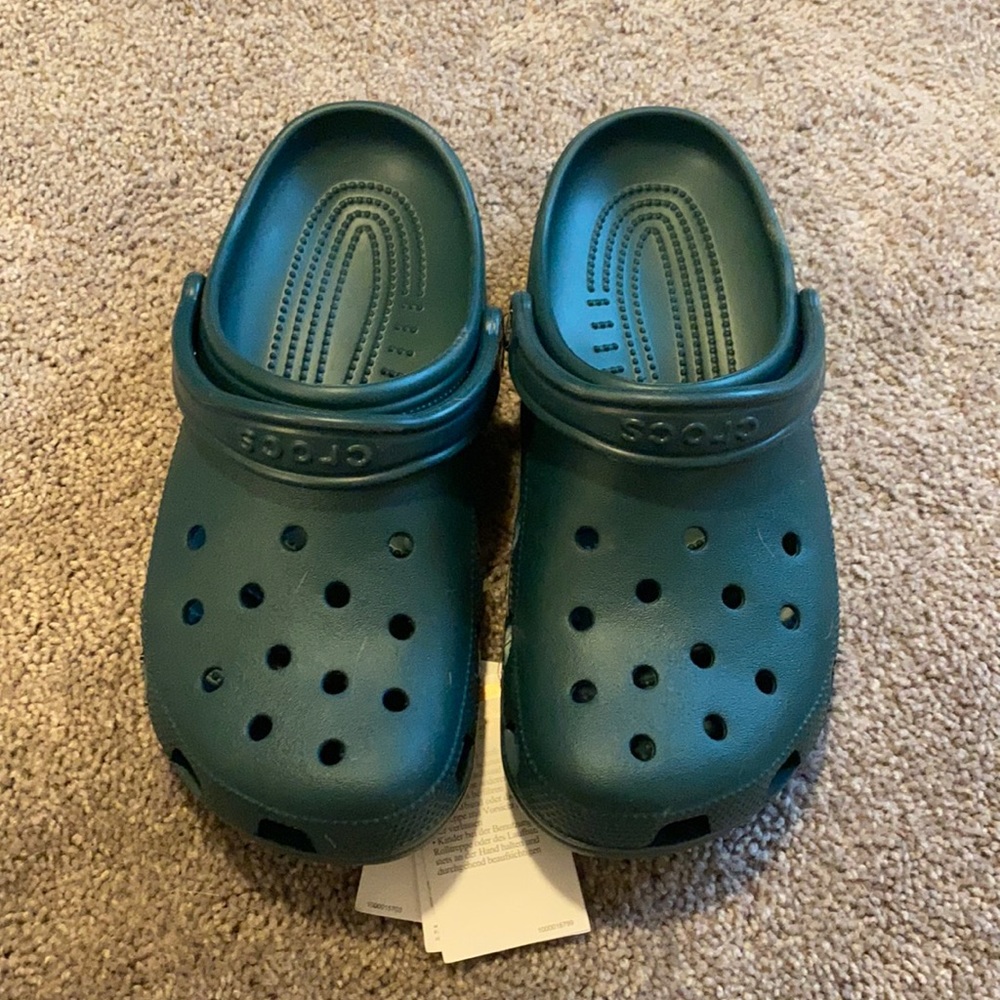 Nwt crocs size 10